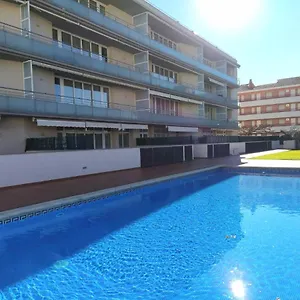 https://new-apartamento-con-piscina-y-balcon-a-2-minutos-de-la.topcostabravahotels.com